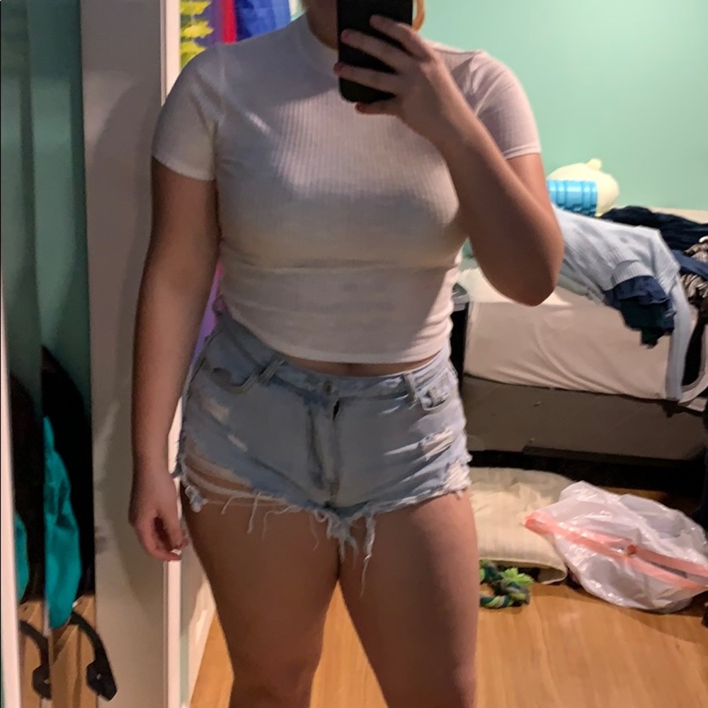 White turtle neck ribbed top